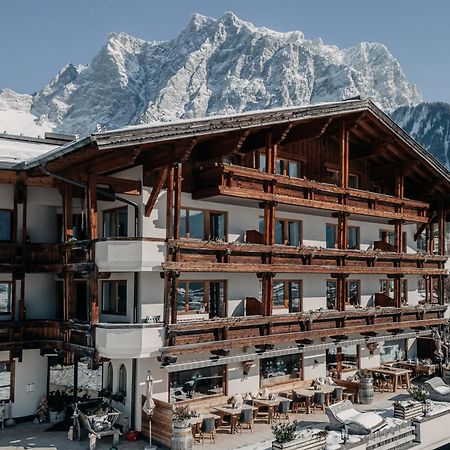 Alpenappartements Cristall Ehrwald Exteriör bild