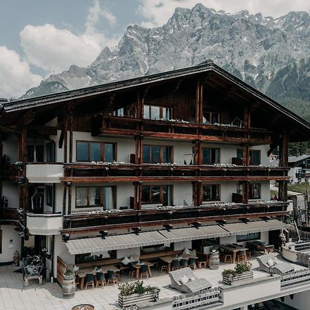 Alpenappartements Cristall Ehrwald Exteriör bild