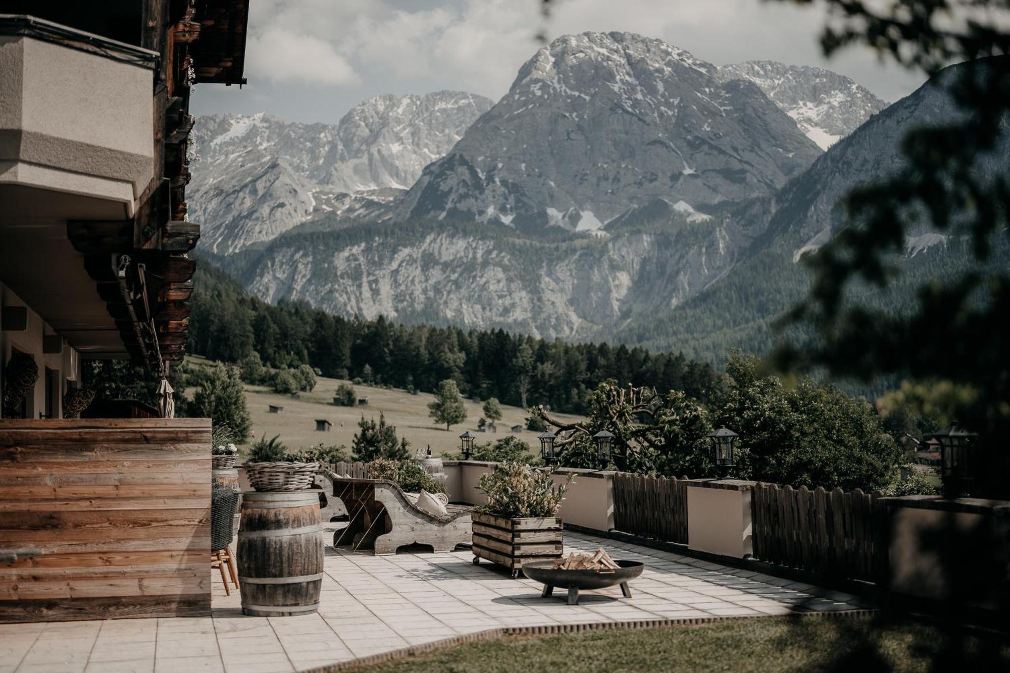 Alpenappartements Cristall Ehrwald Exteriör bild