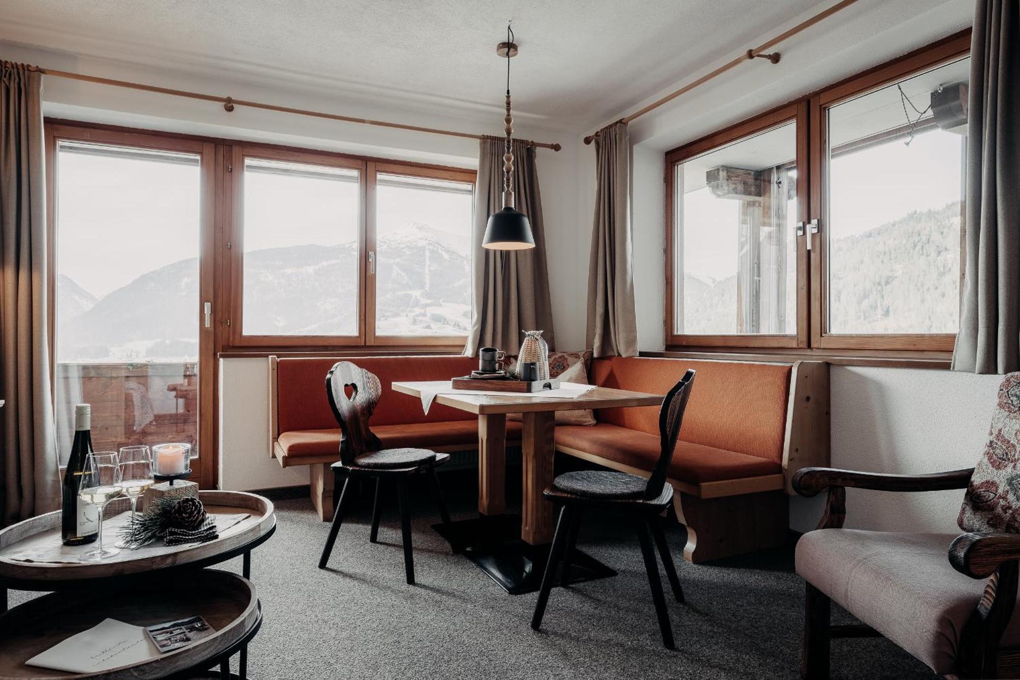 Alpenappartements Cristall Ehrwald Exteriör bild