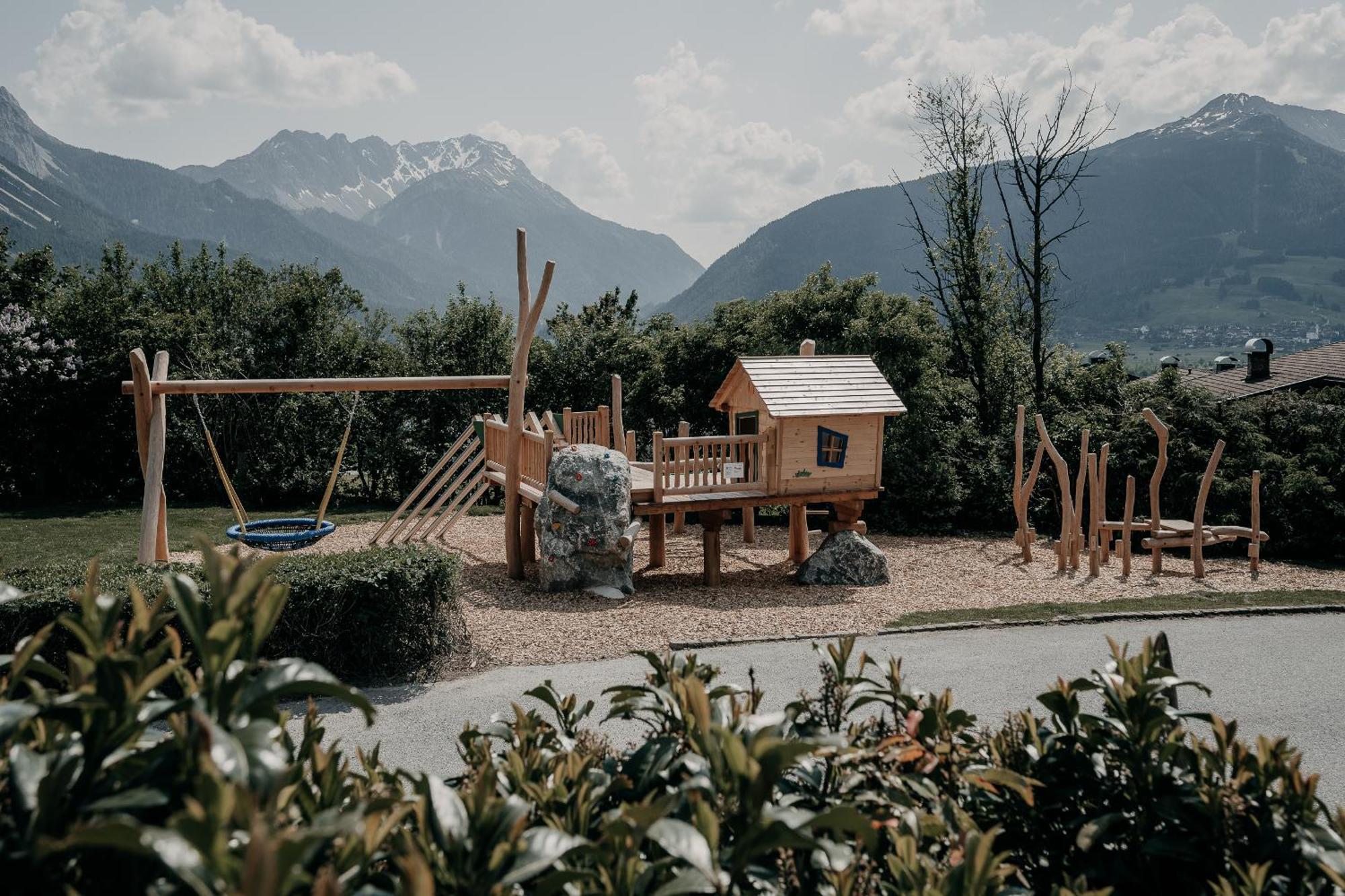 Alpenappartements Cristall Ehrwald Exteriör bild
