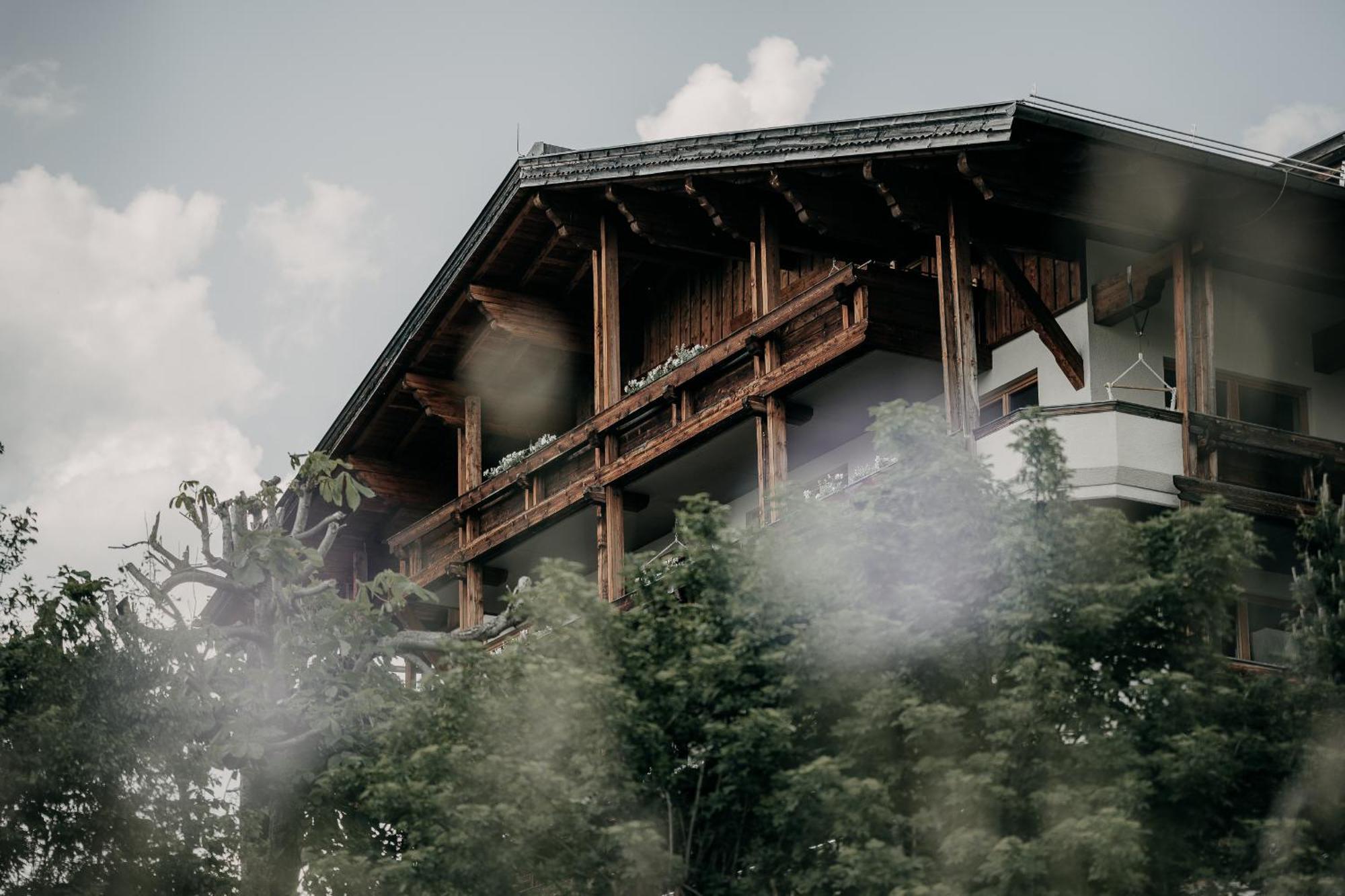 Alpenappartements Cristall Ehrwald Exteriör bild